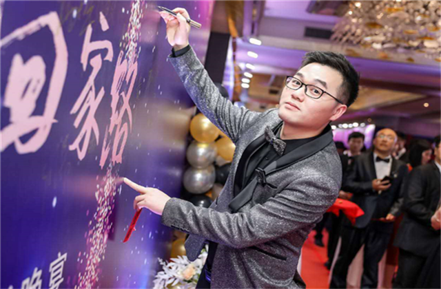 【高光“疫”事】勇敢逆行的特殊“网约车”——U8国际90后，用信念打通生命运输线